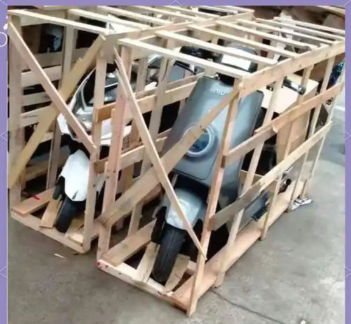 华南热作学院电动车运输